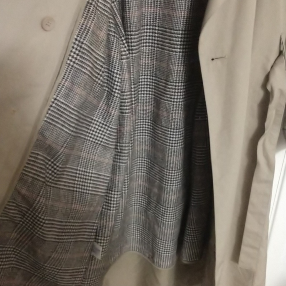 London Fog Trench Coat - Picture 3 of 4